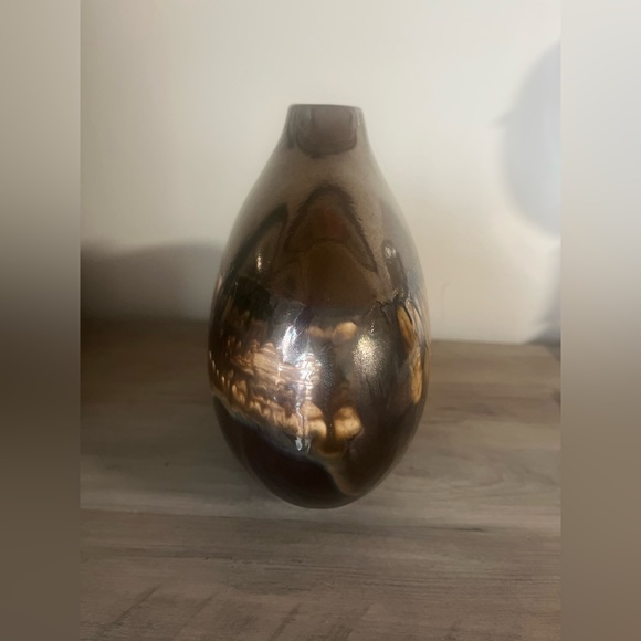 Three Hands Corp Metallic Gold Vase - Picture 2 of 4